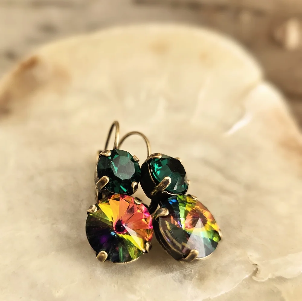 Large Volcano Green And Emerald Crystal In Two Settings Earrings In Brass